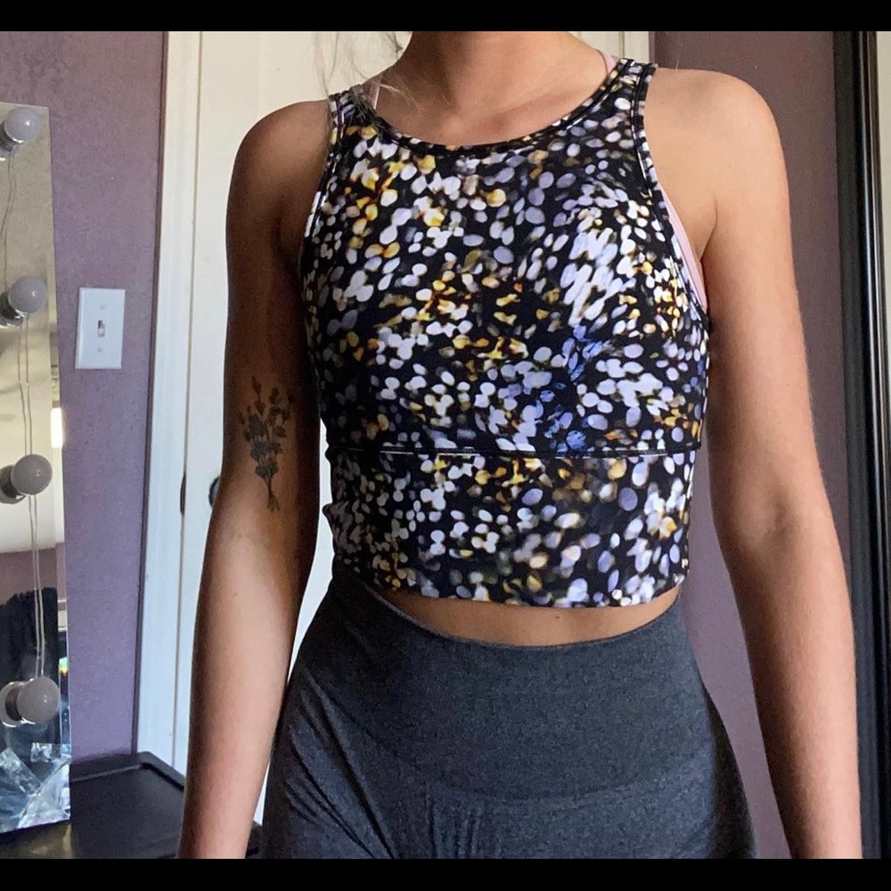 Lululemon pivot tank